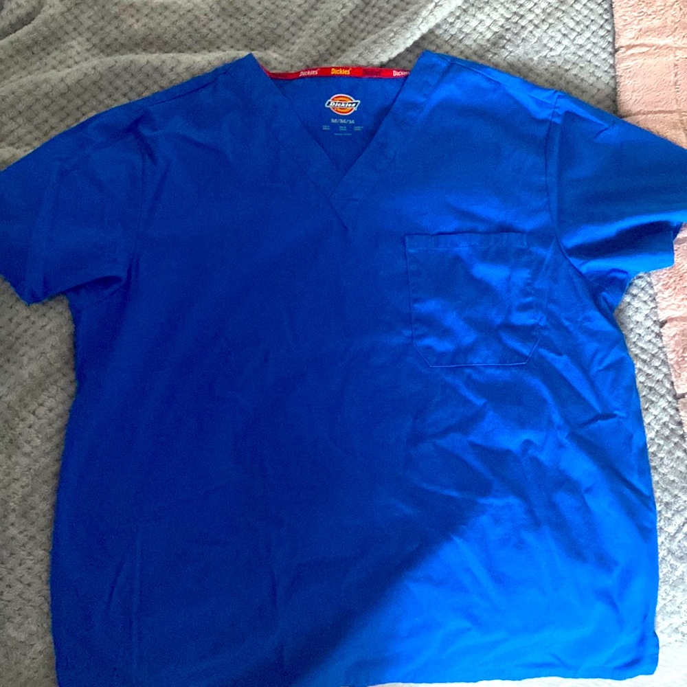 Men’s scrub top new without tags